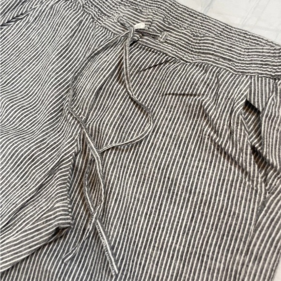 Talbots Gray and White Pinstripe Trousers pants women’s size m chambray linen - Picture 4 of 16